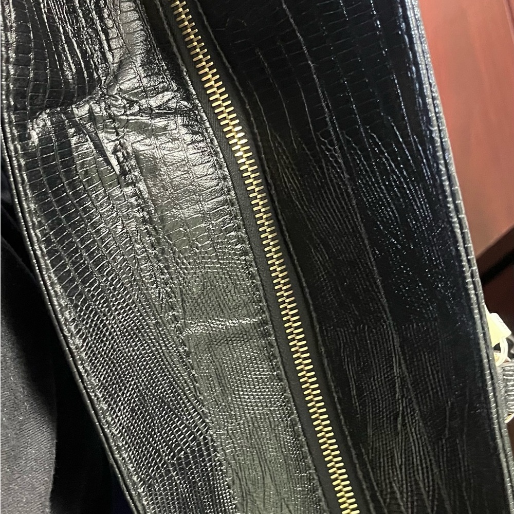 Dooney & Bourke Black Large Crocodile Pattern Bag “Fanny” - Picture 10 of 15